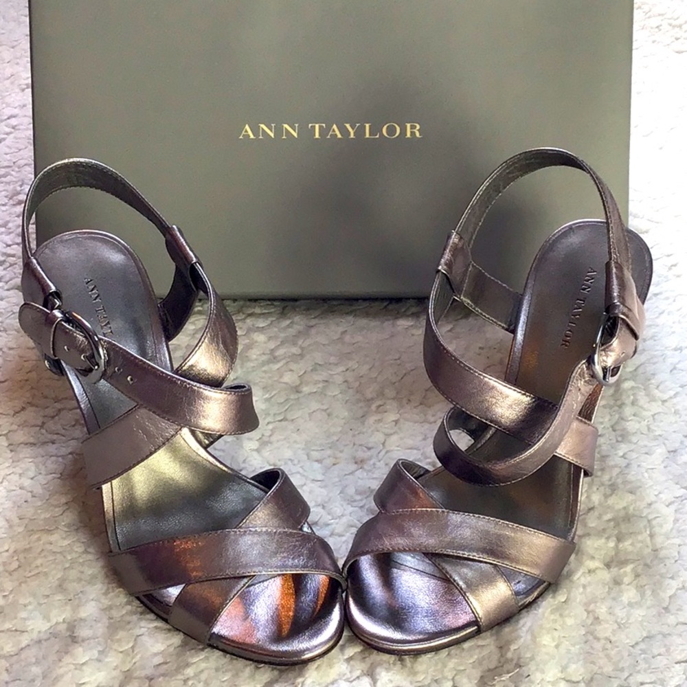 Ann Taylor👡Metallic Leather Sandals